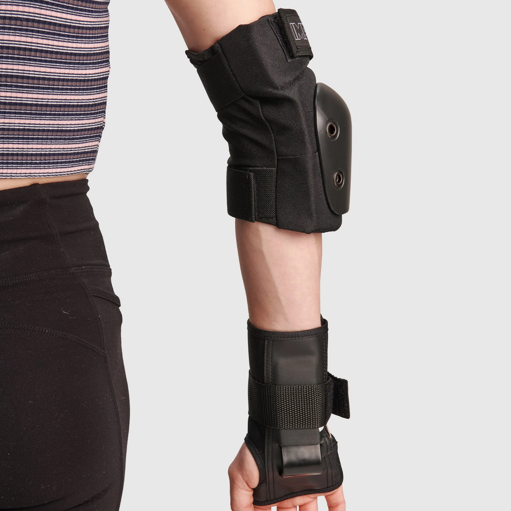 Impala Adult Protective Pack - Black