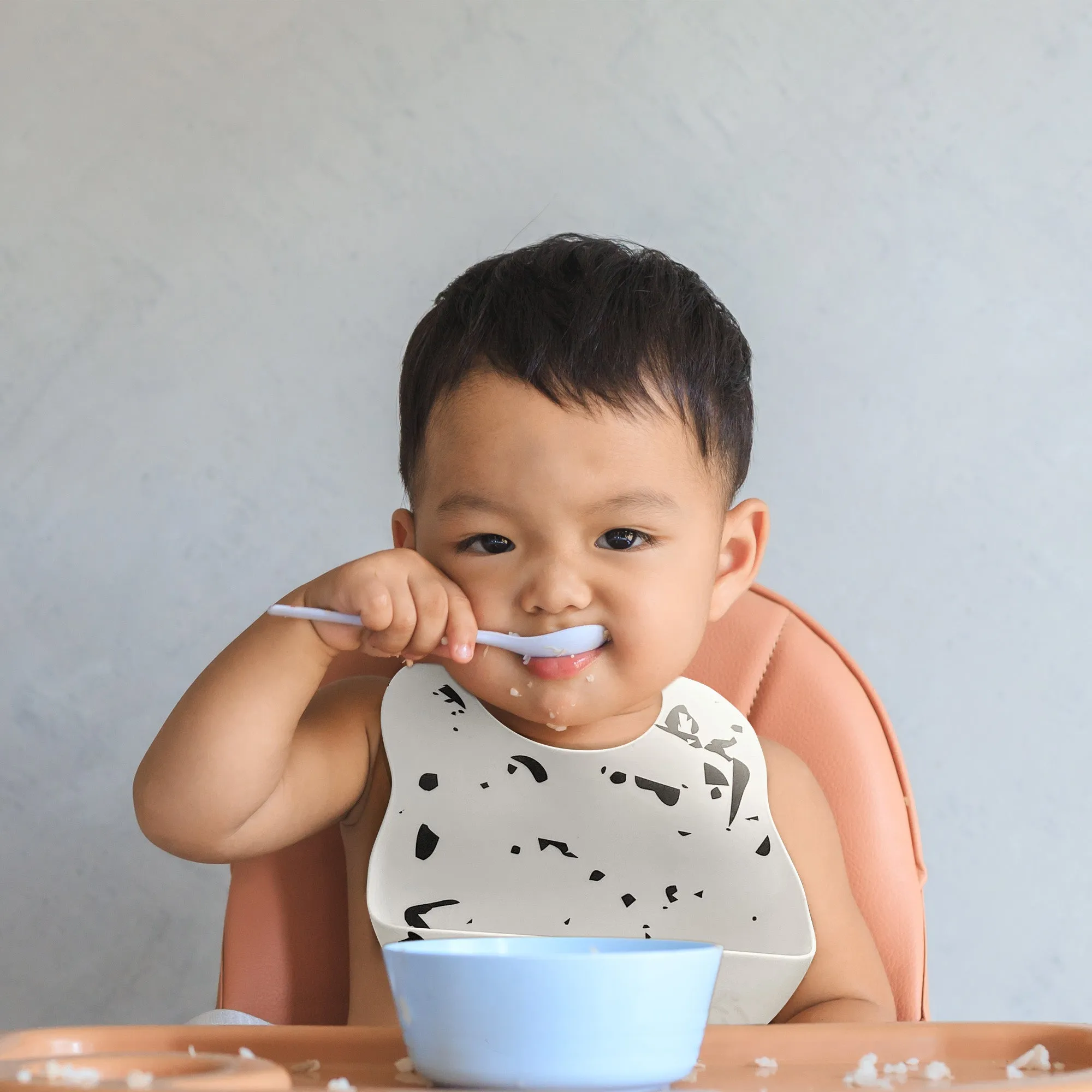 Kushies Soft Silicone Waterproof Bib with catch all pocket, White